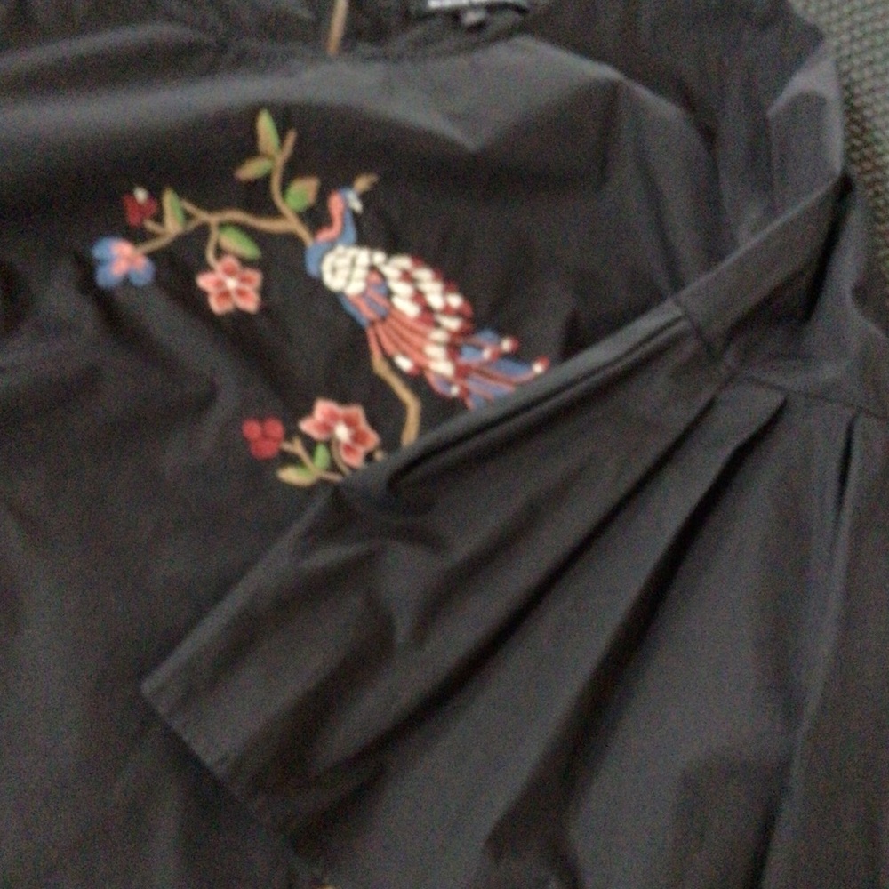 Jealous tomato embroidery top, New, Large - Picture 3 of 7